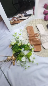 Lidora Store LS304 - Sendal Slop Teplek Wanita Kekinian (Tersedia Size 36-40)