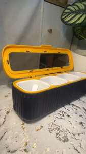 4 ช่อง กล่องใส่เครื่องปรุง 250 มล. หรือ 1000 มล. แถมฟรี 4 ช่อง รวมเครื่องปรุงที่ซื้อ