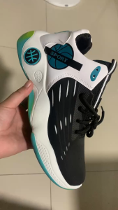 Basketball shoes 2024 student sports shoes thick bottom non-slip running shoes Korean style fashion Men Shoes Sneakers