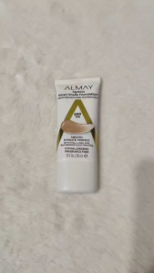 Almay Smart Shade Anti-Aging Foundation with Hyaluronic Acid & Niacinamide SPF 20 Natural Finish 600 Tan 30mL