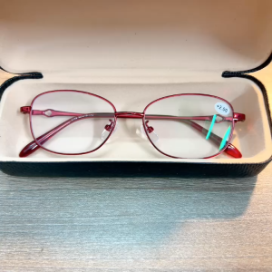 Kính lão thị viễn thị đọc báo cho nũ giới màu Đỏ đẹp cực sang toàn viền  tròng Nhật cao cấp phản quang chống mỏi đủ độ từ +0.5 độ đén 4 độ