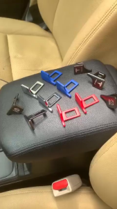 Universal Car Seat Belt ClipCar Seatbelt Buckles Alarm Silencer to Cut Off Warning AlarmsZinc Alloy Seat Belt Silencer