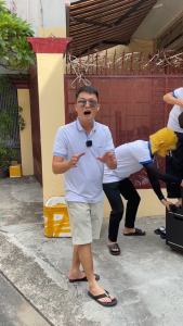 Loa Màn Hình Karaoke Cao Cấp Màn Hình Lớn 25inch KTV179 Gập 180 Độ Bass 30 Siêu Uy Lực Kèm 2 Micro Pin Sạc Bảo Hành 12 Tháng