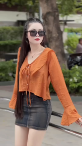 Nabee queeny เสื้อครอปแขนยาว สวยจึ้งๆ สีสวยผ้าดี เสื้อไปทะเล หรือใส่เที่ยวคาเฟ่เก๋ๆ งานป้าย fantasy