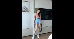 Celana Pendek Denim Wanita Korea Style: Fashion Tampak Kurus A-Line