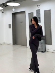 Desain Gaun Tanpa Lengan Panjang & Dress Hitam Wanita