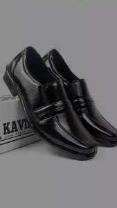 KAVILAZ true style yourself Sepatu Pantofel Hitam Pria Formal Kantor Slop Leather Kode Z4