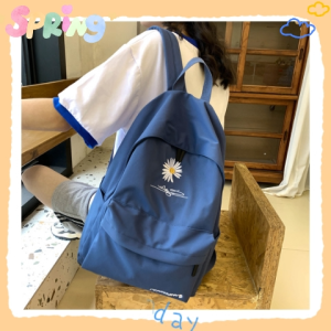 TKGril ส่งเร็วเกินเบอร์ กระเป๋าสะพายหลังทรงนักเรียนนักใจ มีให้เลือกใช้ถึง 3 สี วัสดุคุณภาพดี ทรงสวย สีสันสดใส ใครชอบงานกะเป๋าแฟชั่นห้ามพลาดเลย