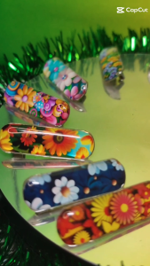Peniti hijab kapsul motif flow dan bunga matahari pin hijab dagu kecil elzamrud motif terbaru Bros jepit anti rusak lusinan yang mewah dan elegan 2024