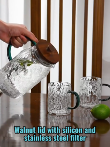 Crystal House High Quality Transparent Textured Borosilicate Glass Pitcher Cup with Wooden Lid Heat Resistant Glassware