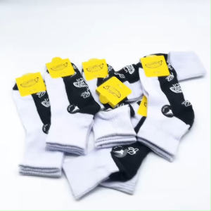 ถุงเท้านักเรียนมีกันลื่นตรากระต่ายม่วง 12คู่ รับประกันเนื้อผ้าดีระบายอากาศได้ดีใส่สบาย สินค้าไทย