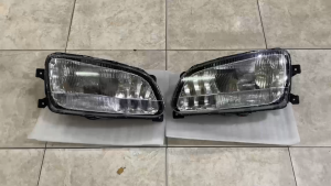 HEADLAMP LAMPU DEPAN HEAD LAMP LAMPU BESAR UTAMA HINO LOHAN LAMA FM260 FM 260 FM-260 PS TI JD JM ORIGINAL MERK DMAC D-MAC D MAC KANAN / KIRI HARGA SATUAN