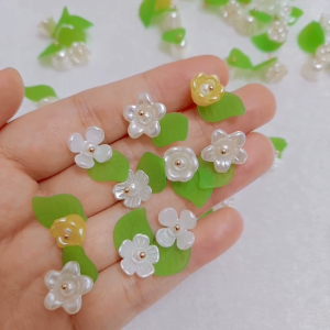 5 Hạt hoa acrylic các loại sẵn nụ bông mai cúc lá hoa charm xỏ mặt dây chuyền làm đồ trang sức DIY