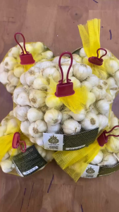 Tỏi Lý Sơn chính gốc - Vương Quốc Tỏi - loại Gold nhiều tép - túi 1Kg đã cắt cuốn làm sạch vỏ sạch sẽ - Chất lượng cao