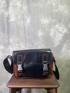 Tas selempang pria kulit sapi aslii jenis pull up