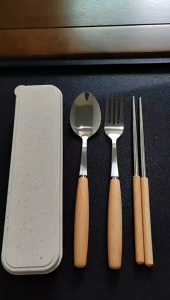木柄不锈钢餐具盒三件套叉勺筷Three-piece Stainless Steel Cutlery Set with Wooden Handles and Box including Fork Spoon and Chopsticks