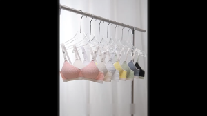 CS ชุดชั้นในน่ารัก bra ชุดชั้นในหญิง bra การออกแบบที่ไม่ซ้ำกันหน้าอก push-up bra ny039 รองเท้าผู้หญิง เสื้อกันหนาว เสื้อใน