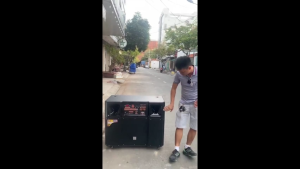 Loa kéo di động MTMAX BK33 - Kèm 2 micro không dây UHF - Dàn karaoke ngoài trời bass 4 tấc đôi ngang 2 treble BH 12T