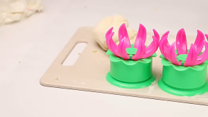 2.36 Inch Chinese Baozi Mold: Plastic Baozi Dumpling Molds & DIY Dim Sum Mold