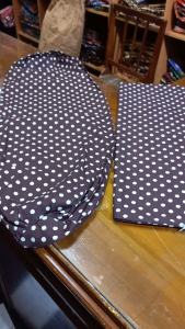 My Mom Urung Bantal Guling Resleting Obras Kain Katun Tebal Polkadot Coklat Untuk Diisi Dakron Kapuk