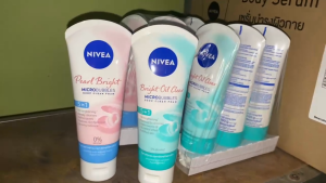 SỮA RỬA MẶT NIVEA NỮ DƯỠNG DA  KIỂM SOÁT NHỜN 100G