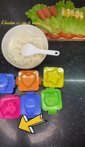 Set 6 khuôn đựng cơm giao họa tiết hình thú ngẫu nhiên