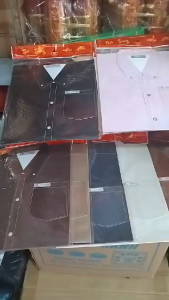 Bộ đồ giấy sơ mi màu vàng mã có trang sức cho thanh niên và đàn ông