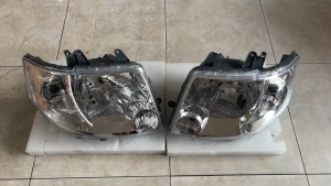 LAMPU BESAR DEPAN HEAD LAMP HEADLAMP LAMPU UTAMA SUZUKI APV ARENA 2006 2007 2008 2009 2010 2011 2012 2013 2014 2015 2016 2017 2018 2019 2020 ORIGINAL MERK DMAC D-MAC D MAC KANAN / KIRI HARGA SATUAN