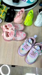 [Ready Stock] Girls Luminous Sports Shoes Breathable Soft Soled Childrens Running Shoes Girls Princess Shoes LED Light Shoes