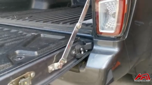 Tailgate Lift Assist ชุดผ่อนแรงฝาท้ายกระบะ ISUZU D-MAX 2012-2023 ยี่ห้อ Lift tech