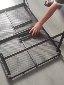 Meja Lipat Grid Outdoor & Portable: 2 Panel Samping & Jaring Logam