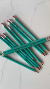 Combo 100 bút chì 2B Thiên Long khắc laser làm quà tặng