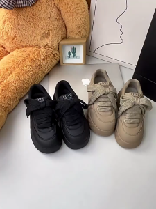 Sepatu Sneakers Sekolah Full Black Tali Wanita Tapak Tebal Premium YS 2405