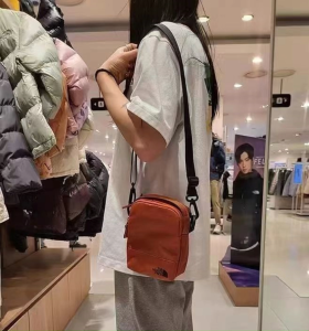 พร้อมส่งจากไทย!กระเป๋าสำหรับผู้ชายและผู้หญิงกระเป๋าสะพายไหล่แฟชั่นลำลอง