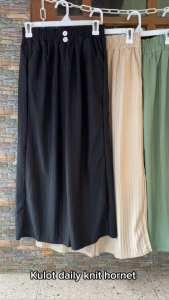 Celana Kulot Hornet Knit & Highwaist Panst April: Memahami Celana Kulot Premium