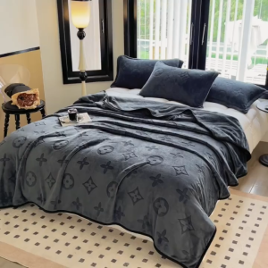 Carved Fleece Blanket Milk Fleece Blanket Nap Blanket Thickened Double-Sided Fle