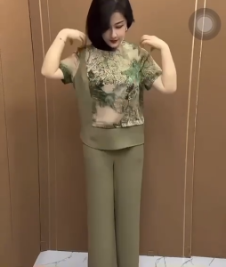 Đồ bộ trung niên cho mẹ mặc nhà chất vải lụa pháp đồ bộ nữ trung niên áo phối họa tiết . HT09