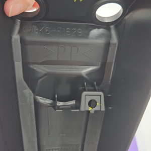 YAMAHA R15 V3 R15M REAR MUD GUARD R15  SIGNAL BELAKANG INNER NOMBOR PLATE INNER BK6-F1629-02