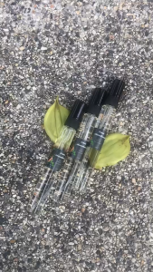 น้ำหอมพกพา กลิ่นเบอรี่แบลค หอมหวาน เย้ายวนน่าดึงดูด - สามารถใช้ได้ในการทำยานความงามและลดน้ำหอม