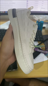 Sepatu Sneakers Pria Dewasa Casual Gaya Baru Sneakers Cowok Import 100% Simple Elegan Ringan