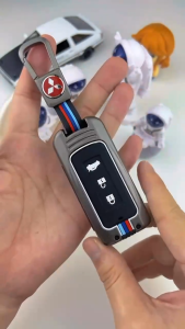 Ốp Chìa Khóa Xe Mitsubishi Xpander Xforce Destinator Outlander Attrage Pajero Sport Triton Hợp Kim Cao Cấp Họa Tiết 3 Sọc Sang Trọng Lịch Lãm