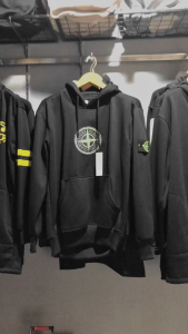 Sweater Hoodie Stone Island: Desain Gaya Urban & Bahan Berkualitas Tinggi