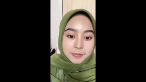 AMURA STAY YOUNG CLEANSING TONER Melembabkan Kulit dan Mengangkat Kotoran di Wajah - Menyegarkan & Mencerahkan Wajah Kusam Membersihkan Kotoran Sampai Ke Pori - Meelembapkan & Menghidrasi Kulit Wajah yang Kering