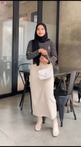 Rok Jeans Cargo Tebal Non-Stretch: Gaya Kasual yang Nyaman dan Tahan Lama