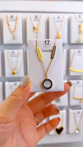 Terbaru Kalung Titanium Liontin Wanita Bulat Hitam dan Putih