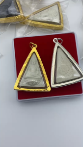 พระสมเด็จนางพญา กันน้ำพร้อม เลี่ยมกรอบทองไมครอน