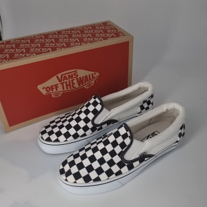 รองเท้าผ้าใบ Van Slip on /Old Sk00l Sz.36-45 Eu สีดำ มีทุกสี ใส่เรียน ใส่ทำงาน จัดส่งเร็ว มีเก็บปลายทาง MTB003