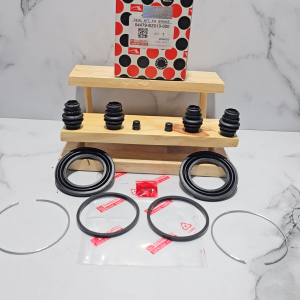 KALIPER KIT KARET REM CAKRAM DEPAN DAIHATSU XENIA LAMA 1 SET UNTUK 2 RODA