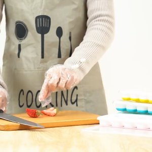 Silicone Ice Cube Trays 14 holes with Spill-Resistant Removable Lid Baby Food Maker Mold