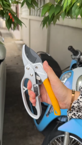 กรรไกรตัดกิ่งไม้ 3 จังหวะ ใบมีด SK5 แท้ เกรดอุตสาหกรรม (สำหรับงานหนัก)ของดีT65